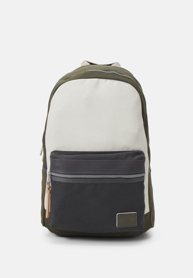 Mochila Excedente Unisex Mochila Militar/marfil Tommy Hilfiger Argentina